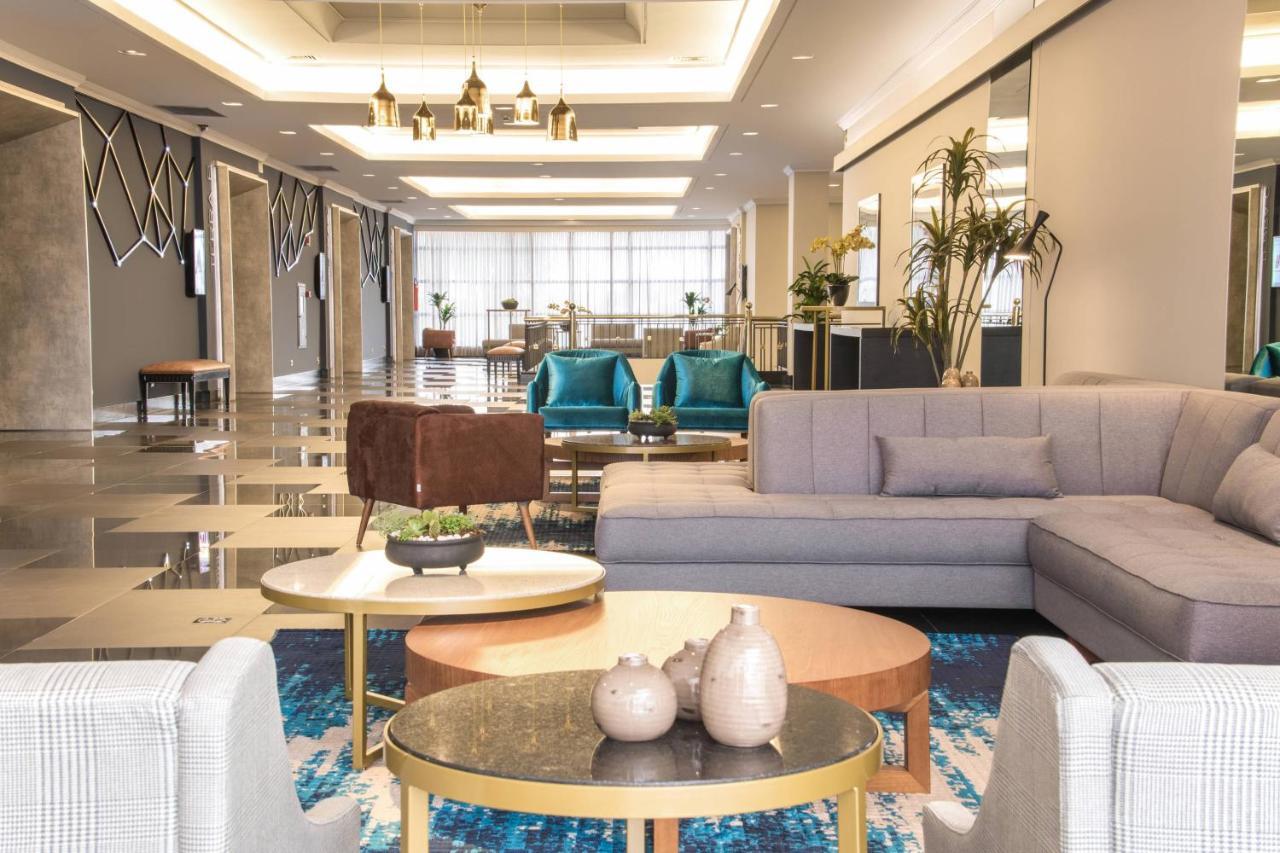 فندق ماريوت مطار ساو باولو جوارولوس المظهر الخارجي الصورة The lobby of the hotel