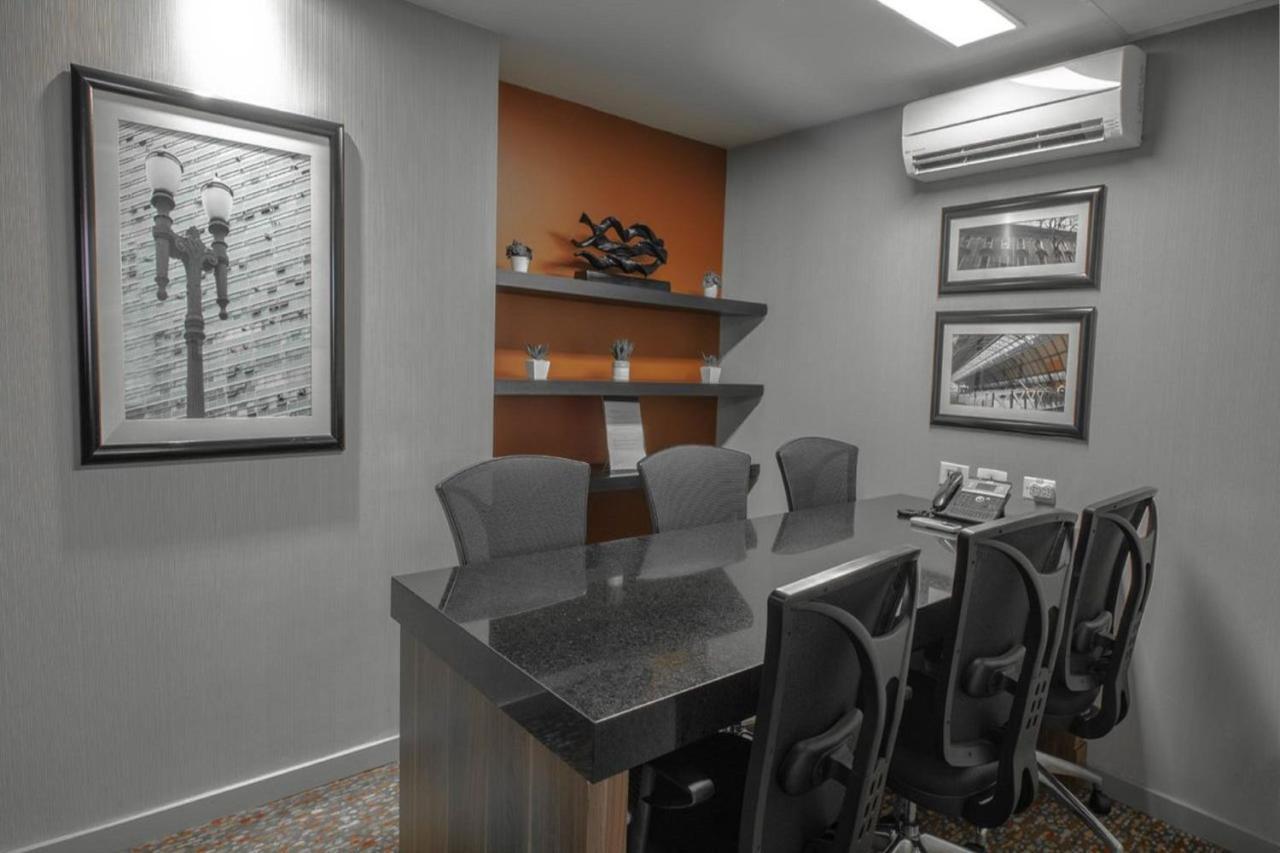 فندق ماريوت مطار ساو باولو جوارولوس المظهر الخارجي الصورة A typical office