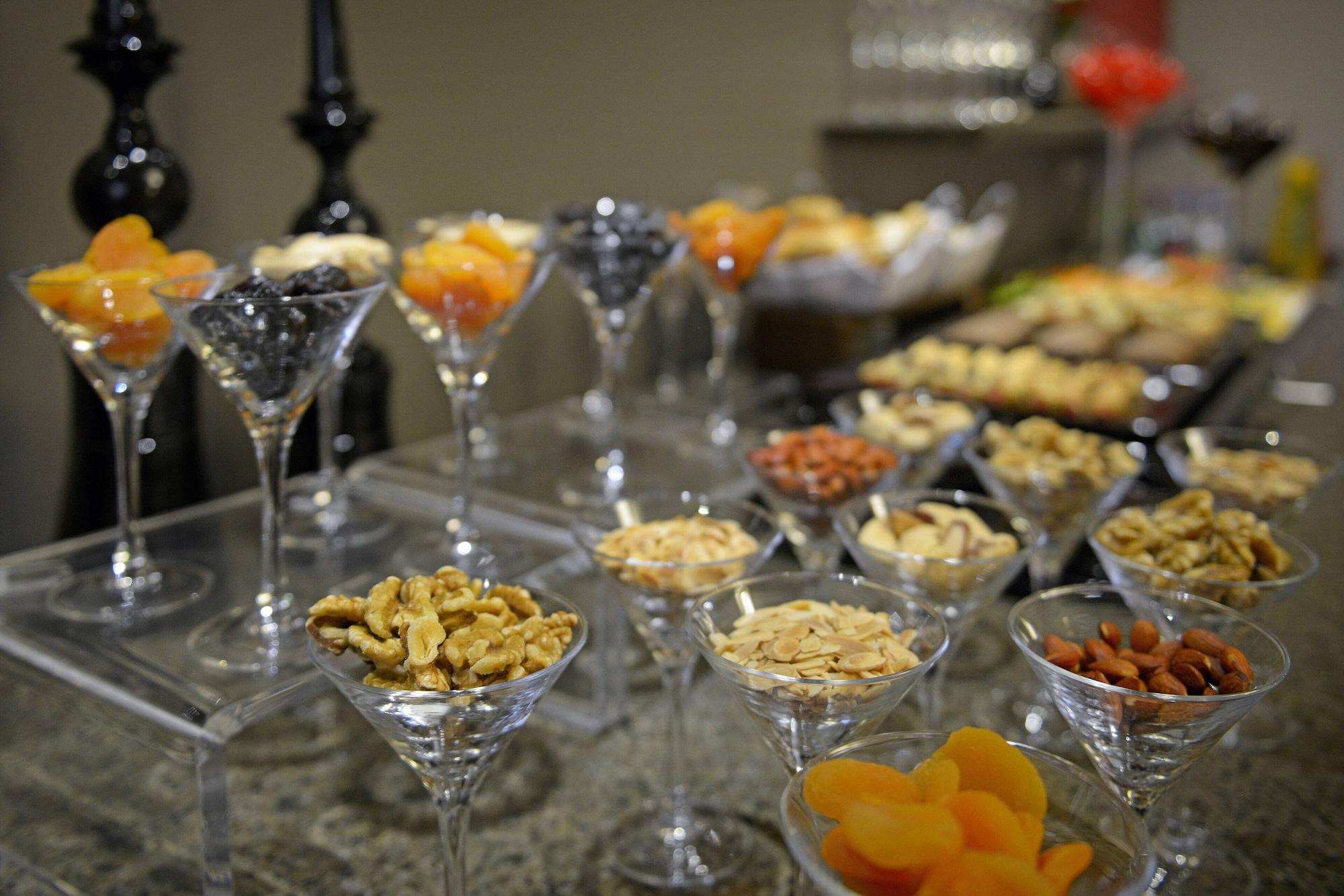 فندق ماريوت مطار ساو باولو جوارولوس المظهر الخارجي الصورة A selection of canapés