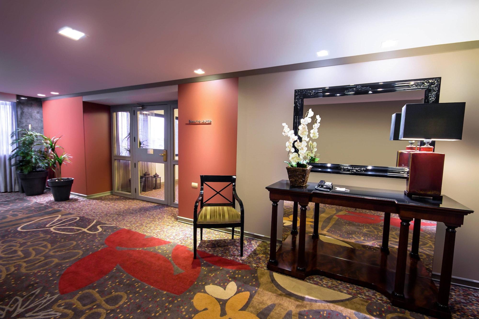 فندق ماريوت مطار ساو باولو جوارولوس المظهر الخارجي الصورة The lobby of the hotel
