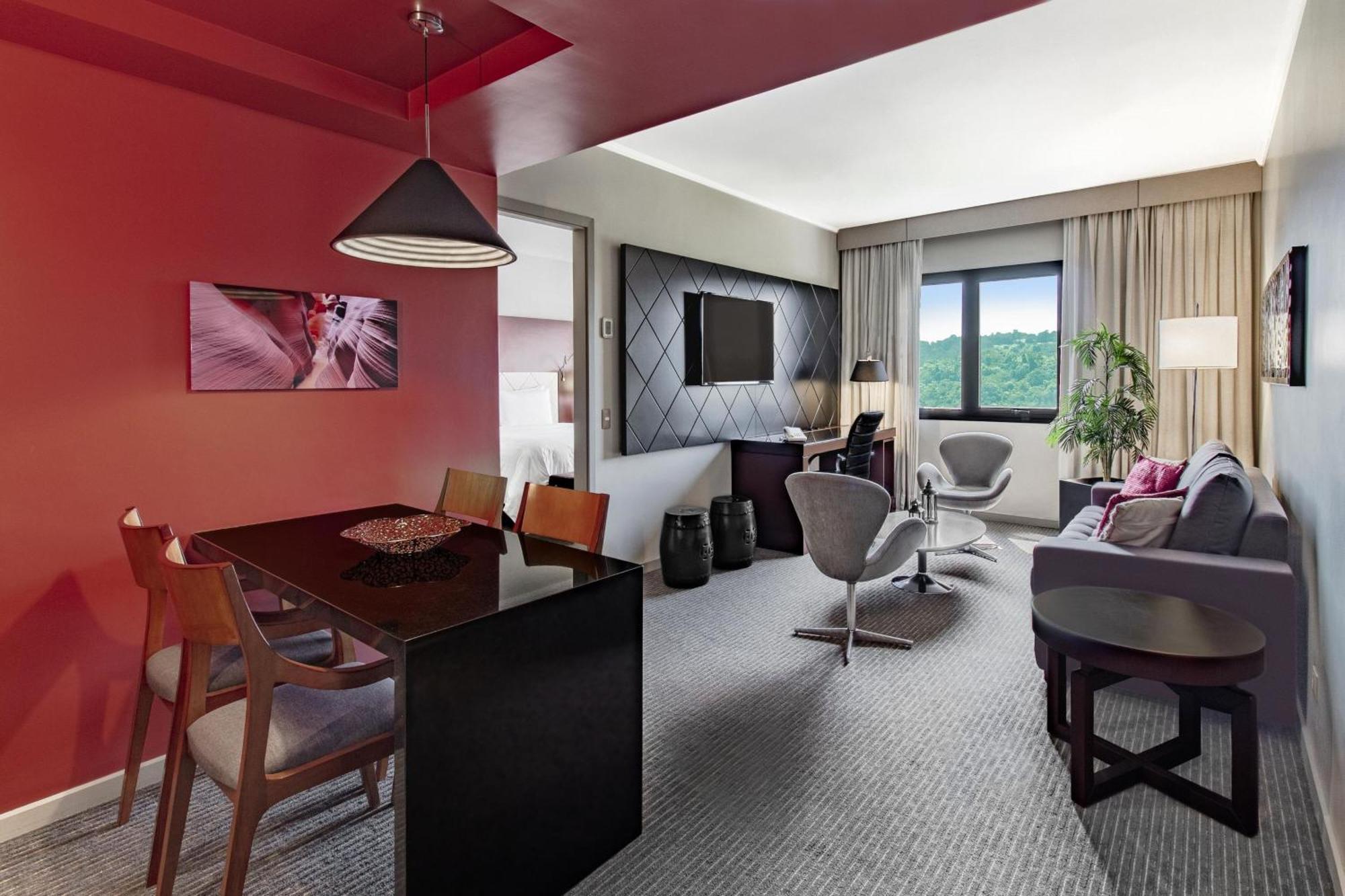 فندق ماريوت مطار ساو باولو جوارولوس المظهر الخارجي الصورة A suite at the MGM Grand