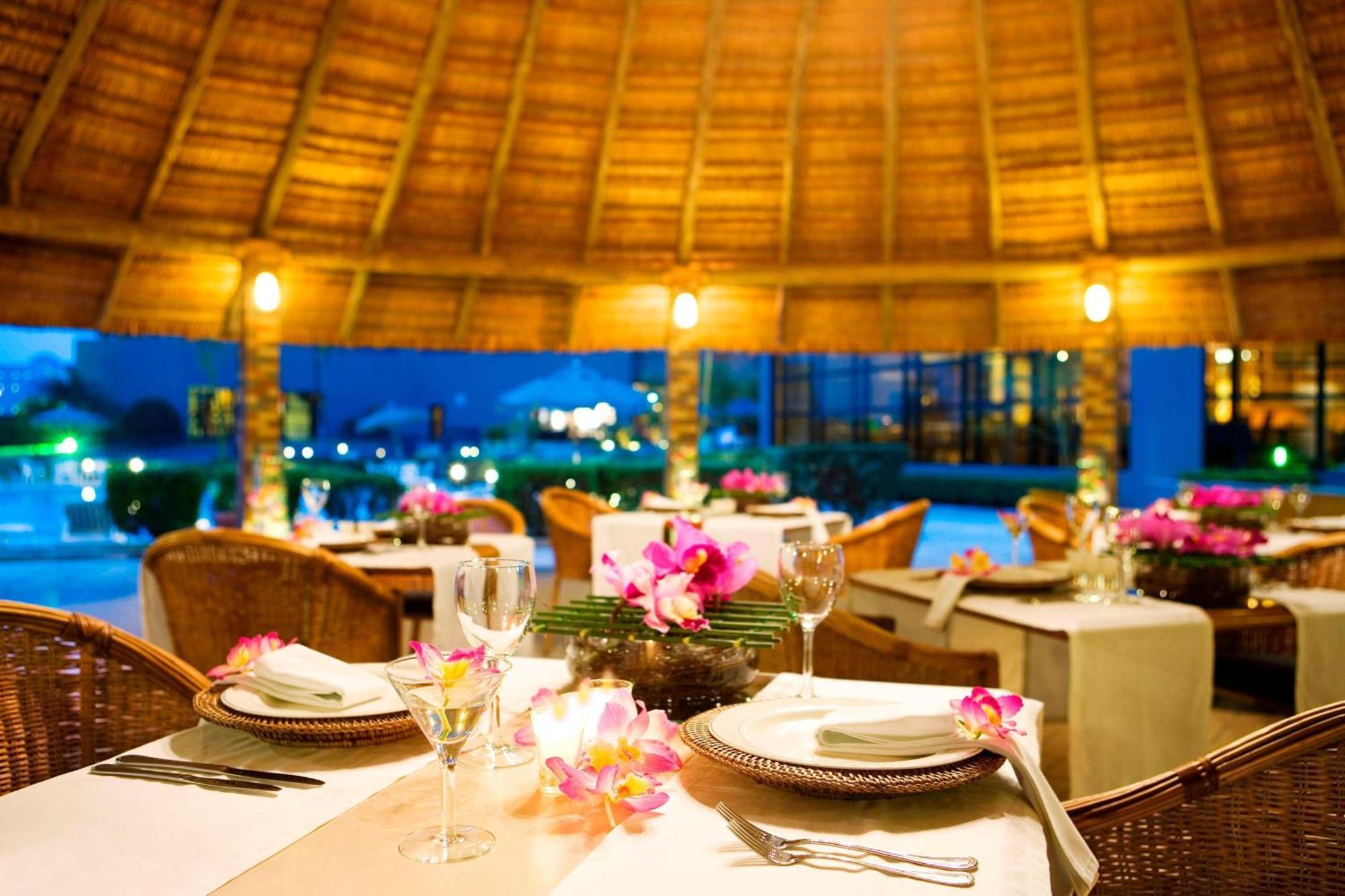 فندق ماريوت مطار ساو باولو جوارولوس المظهر الخارجي الصورة The restaurant at the Royal Island Resort & Spa